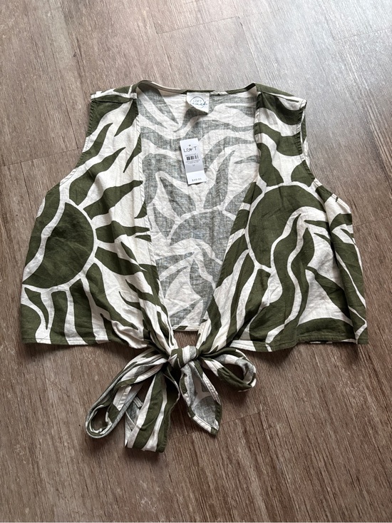 LOFT Tops - LOFT Olive & Cream Tie-Front Crop Vest